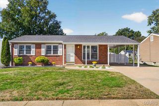 2847 Foxwood Drive, Maryland Heights, MO 63043