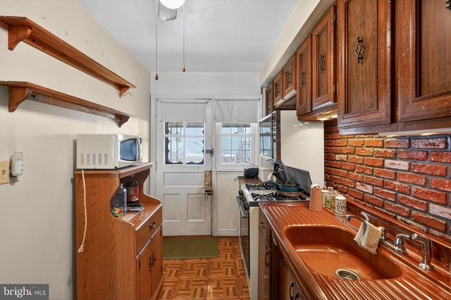 2300 SOUTHERN AVE SE, Washington, DC 20020