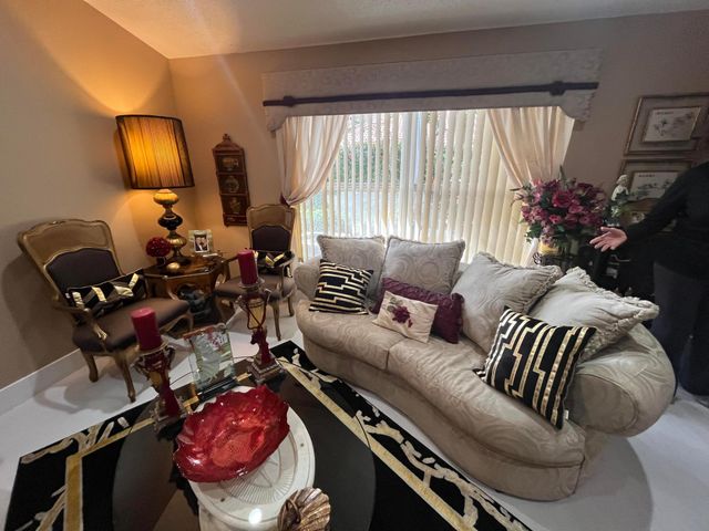 6108 Petunia Road, Delray Beach, FL 33484