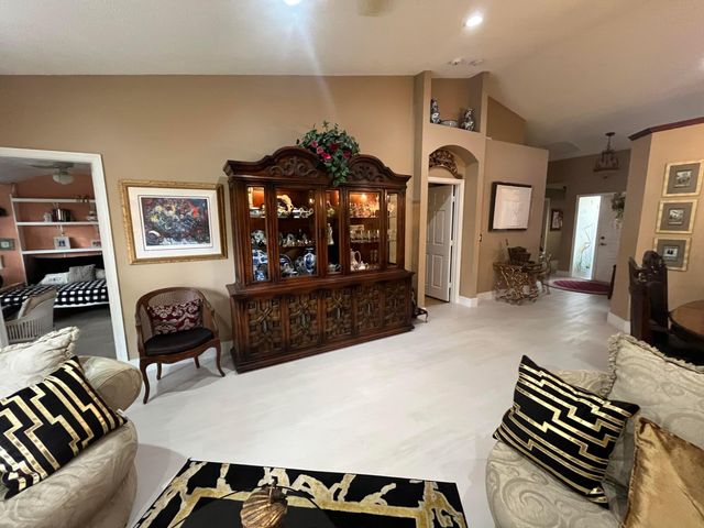 6108 Petunia Road, Delray Beach, FL 33484