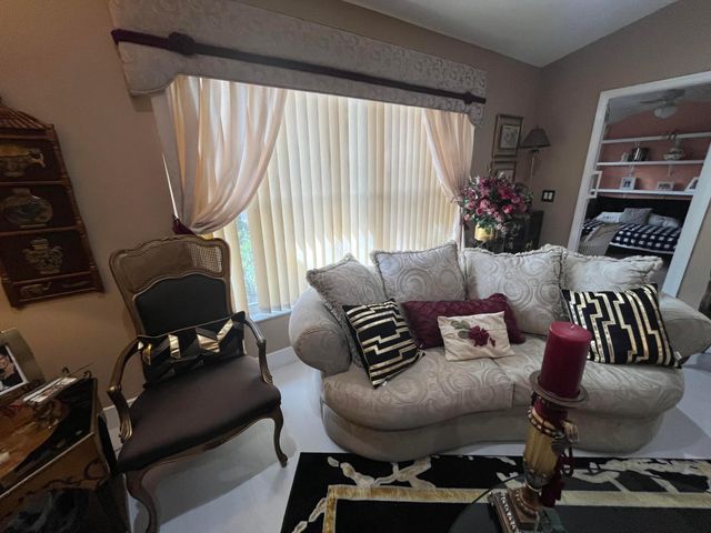 6108 Petunia Road, Delray Beach, FL 33484