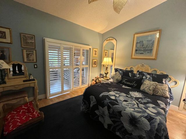 6108 Petunia Road, Delray Beach, FL 33484