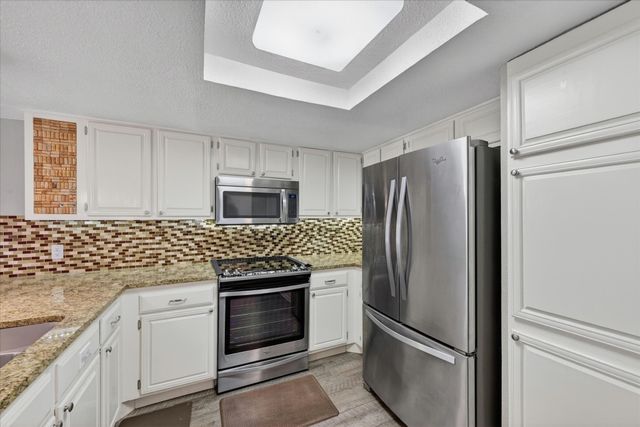 3006 Wayside Drive, Bedford, TX 76021