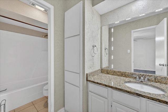 3006 Wayside Drive, Bedford, TX 76021