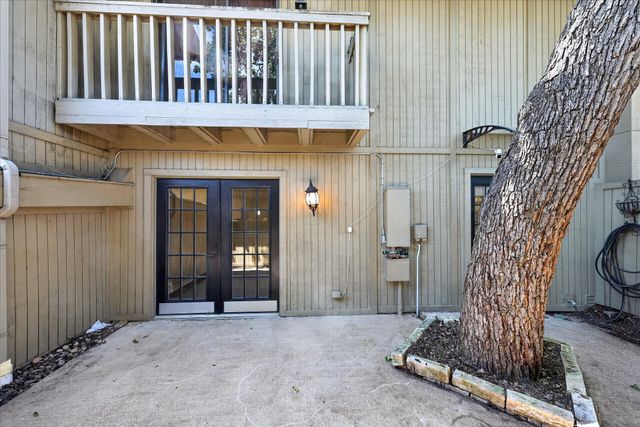 3006 Wayside Drive, Bedford, TX 76021