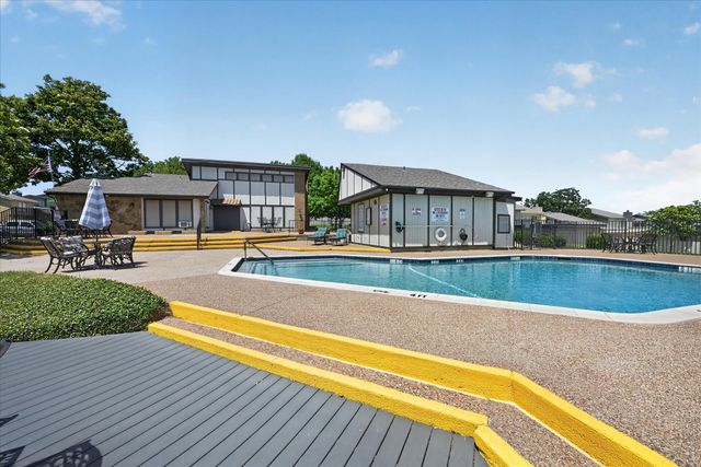 3006 Wayside Drive, Bedford, TX 76021