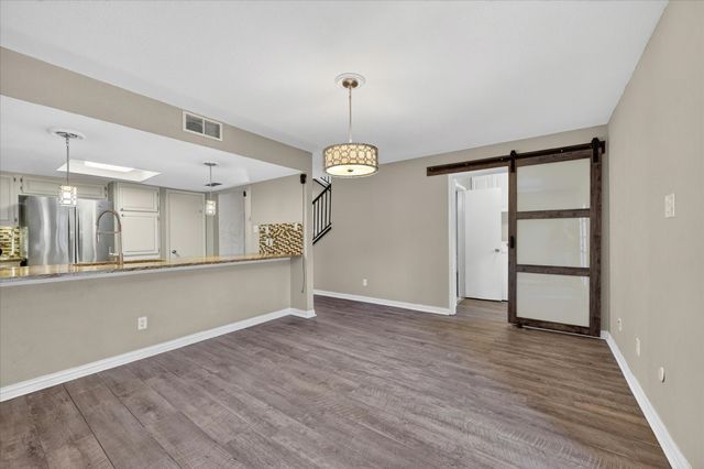 3006 Wayside Drive, Bedford, TX 76021