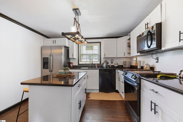 2012 Walhalla Highway, Pickens, SC 29671
