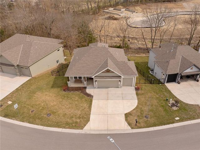 8525 Primrose Street, De Soto, KS 66018