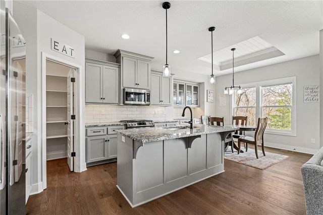 8525 Primrose Street, De Soto, KS 66018