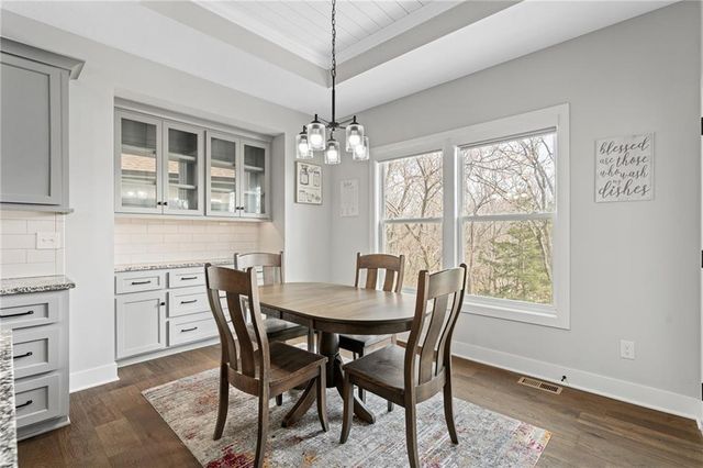 8525 Primrose Street, De Soto, KS 66018