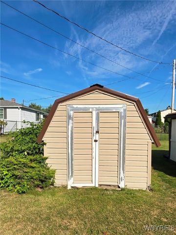 31 Royal Coach Road, West Seneca, NY 14224