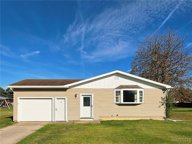 31 Royal Coach Road, West Seneca, NY 14224