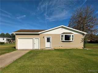 31 Royal Coach Road, West Seneca, NY 14224