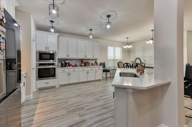10 Covey Lane, Sanger, TX 76266