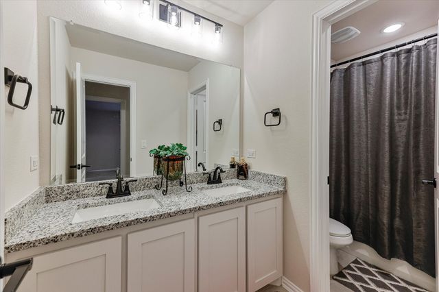 10 Covey Lane, Sanger, TX 76266