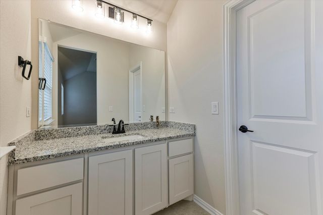 10 Covey Lane, Sanger, TX 76266