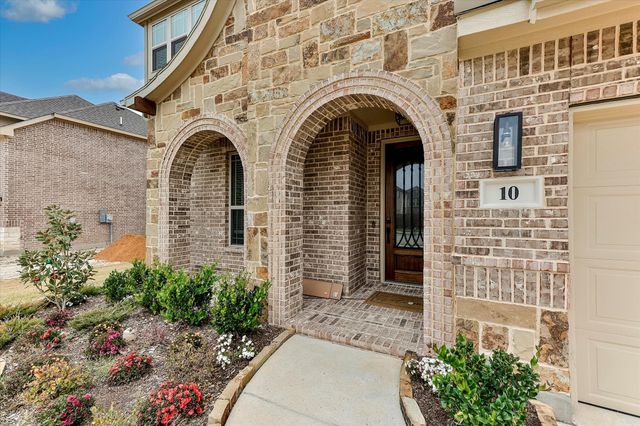 10 Covey Lane, Sanger, TX 76266