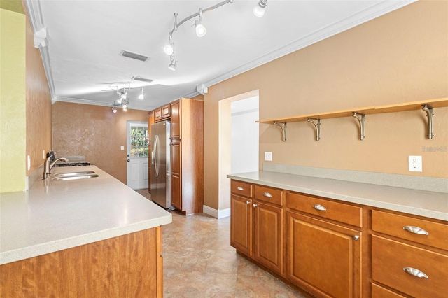 611 N GARFIELD AVENUE, Deland, FL 32724