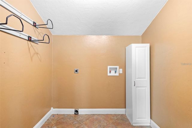 611 N GARFIELD AVENUE, Deland, FL 32724