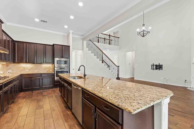 4512 Diamante DR, Spicewood, TX 78669