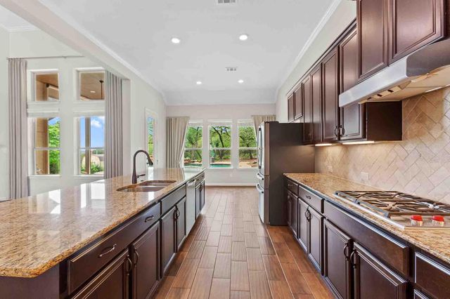 4512 Diamante DR, Spicewood, TX 78669