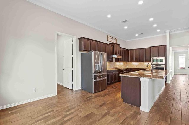 4512 Diamante DR, Spicewood, TX 78669