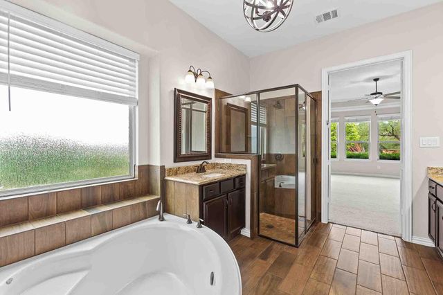 4512 Diamante DR, Spicewood, TX 78669