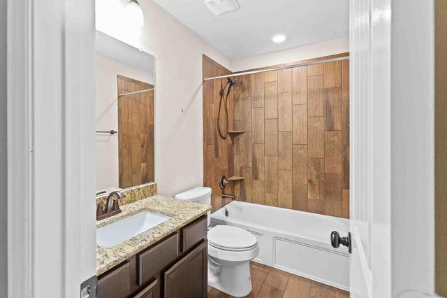 4512 Diamante DR, Spicewood, TX 78669