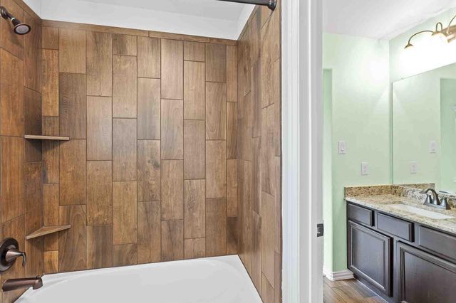 4512 Diamante DR, Spicewood, TX 78669