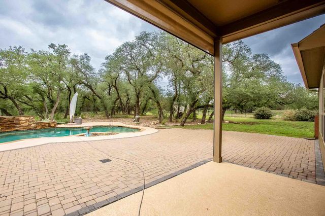 4512 Diamante DR, Spicewood, TX 78669