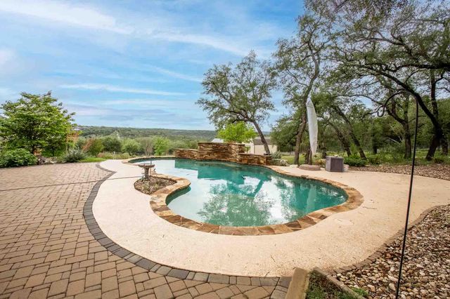 4512 Diamante DR, Spicewood, TX 78669