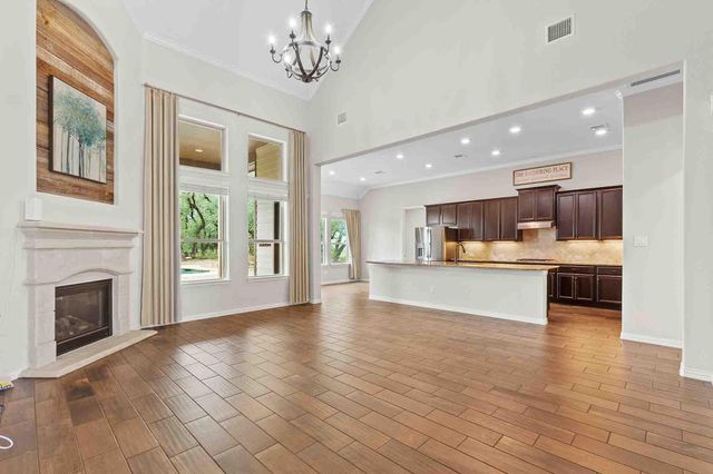 4512 Diamante DR, Spicewood, TX 78669