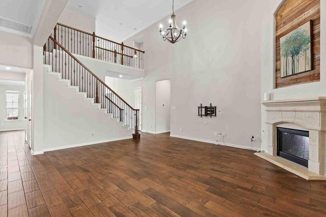 4512 Diamante DR, Spicewood, TX 78669