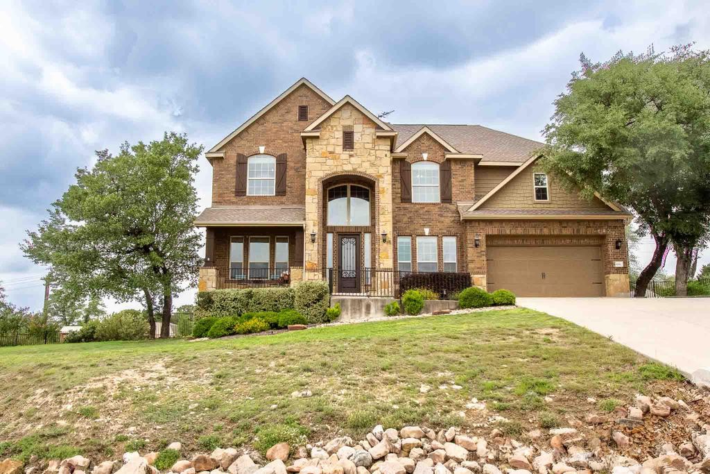 4512 Diamante DR, Spicewood, TX 78669