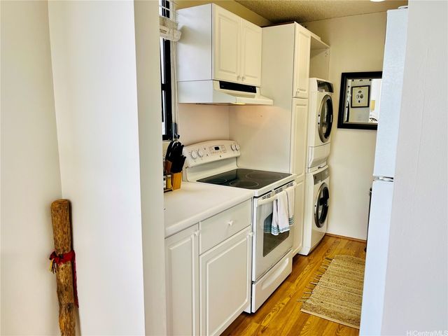 2410 Cleghorn Street 3001, Honolulu, HI 96815
