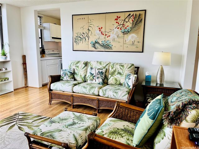 2410 Cleghorn Street 3001, Honolulu, HI 96815