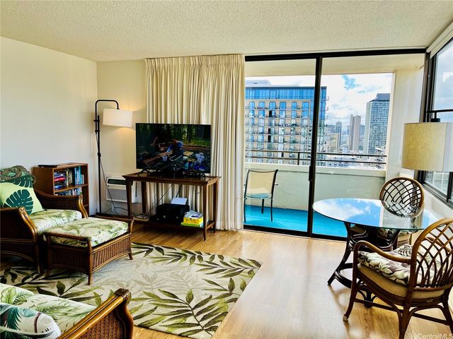 2410 Cleghorn Street 3001, Honolulu, HI 96815