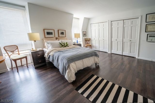 130 Kensington Dr, Fort Lee Boro, NJ 07024