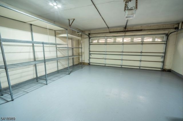 130 Kensington Dr, Fort Lee Boro, NJ 07024