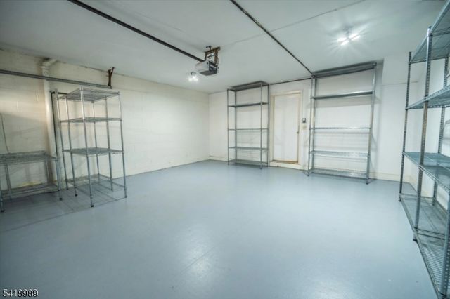 130 Kensington Dr, Fort Lee Boro, NJ 07024