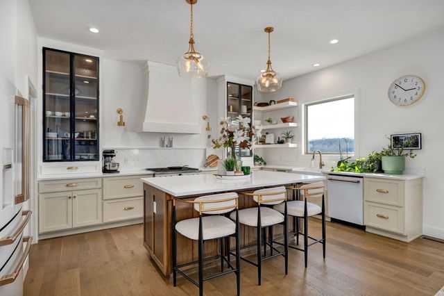 6139 S Dollison Avenue, Springfield, MO 65810