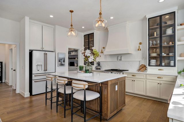 6139 S Dollison Avenue, Springfield, MO 65810