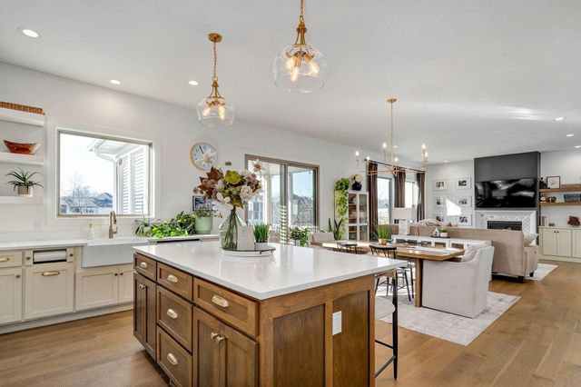 6139 S Dollison Avenue, Springfield, MO 65810