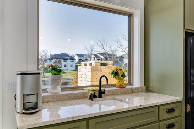 6139 S Dollison Avenue, Springfield, MO 65810