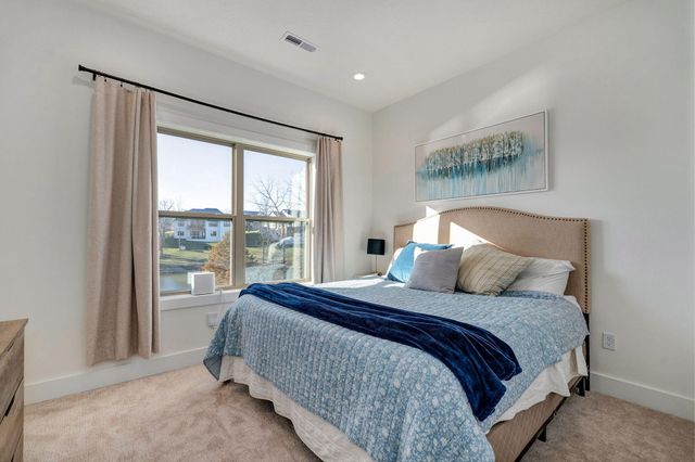 6139 S Dollison Avenue, Springfield, MO 65810