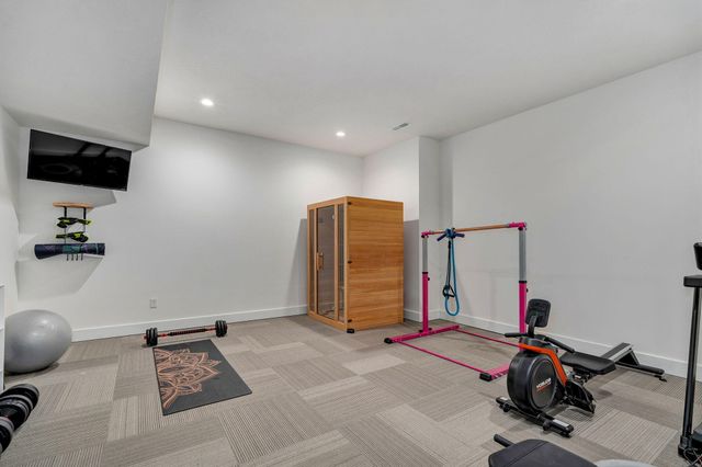 6139 S Dollison Avenue, Springfield, MO 65810