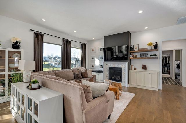 6139 S Dollison Avenue, Springfield, MO 65810