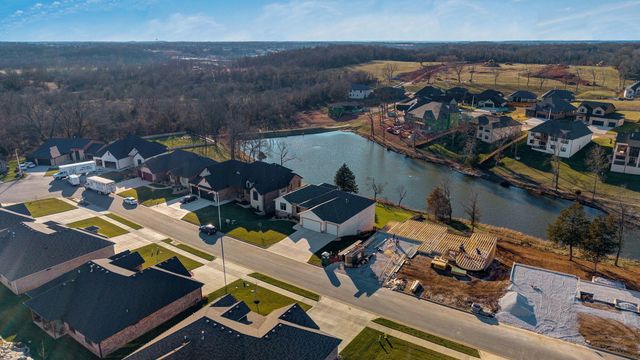 6139 S Dollison Avenue, Springfield, MO 65810