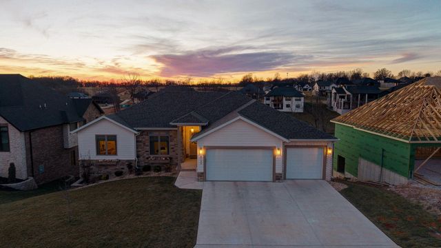 6139 S Dollison Avenue, Springfield, MO 65810